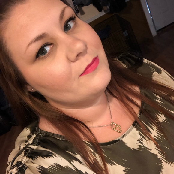 Meet your Posher, Melinda - Picture 2 of 5